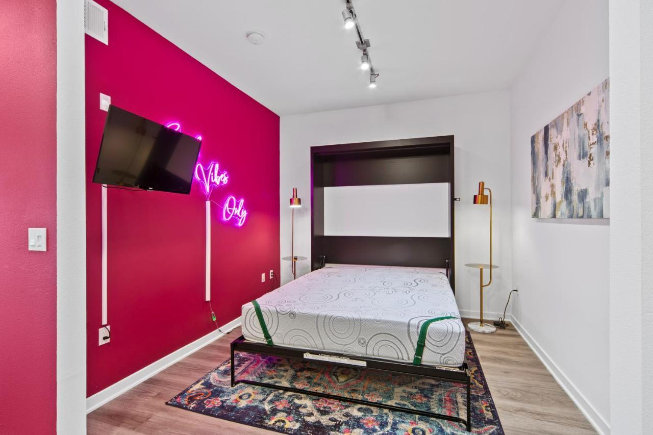 Fairfax District Chic City Oasis 2 Bedroom Apt With Den 136 Лос-Анджелес Экстерьер фото