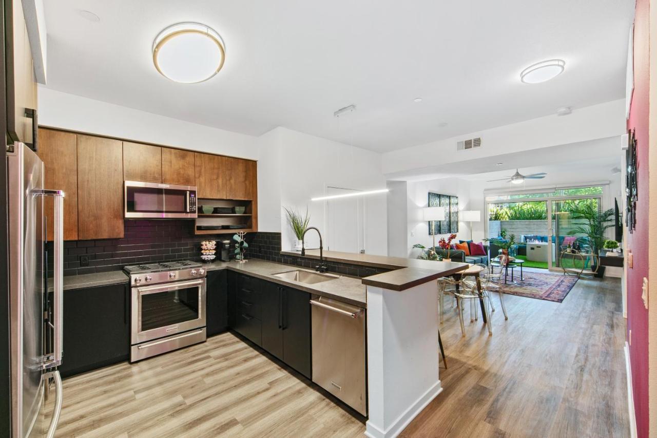Fairfax District Chic City Oasis 2 Bedroom Apt With Den 136 Лос-Анджелес Экстерьер фото
