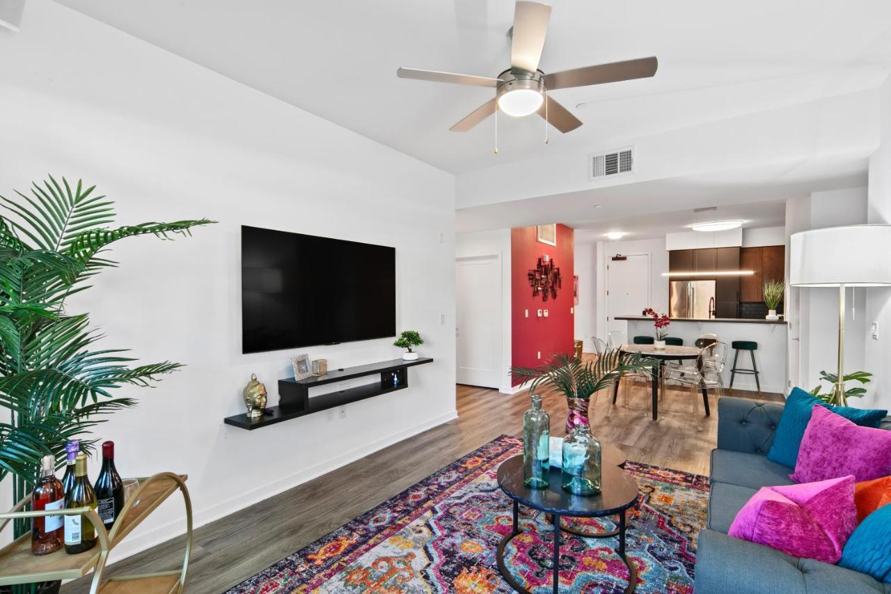 Fairfax District Chic City Oasis 2 Bedroom Apt With Den 136 Лос-Анджелес Экстерьер фото