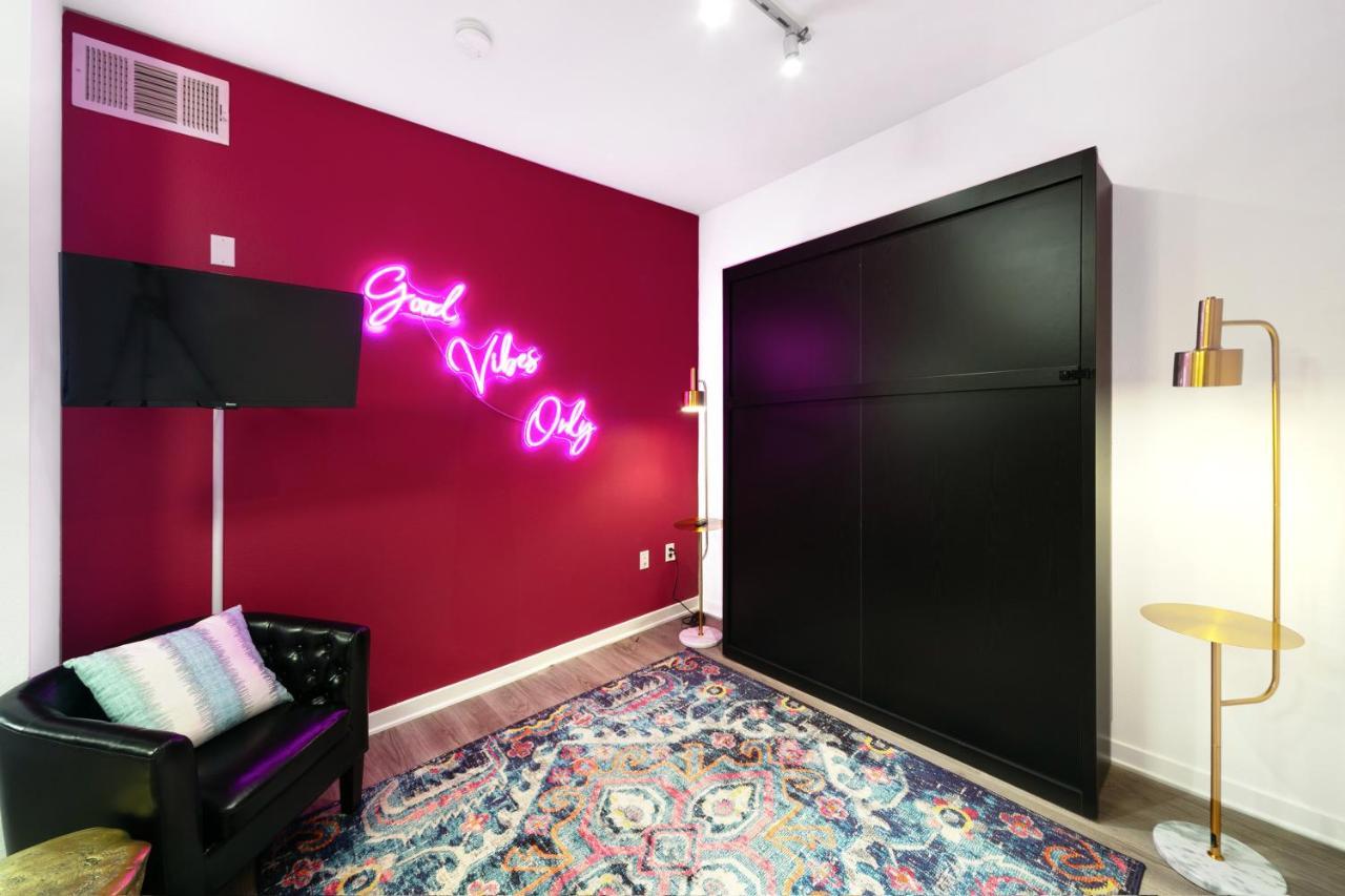Fairfax District Chic City Oasis 2 Bedroom Apt With Den 136 Лос-Анджелес Экстерьер фото
