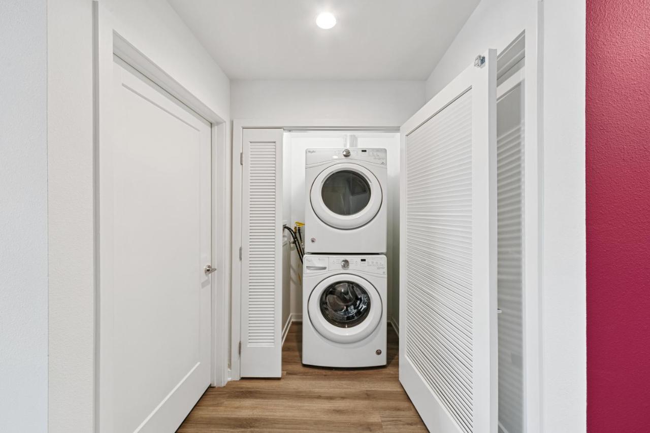 Fairfax District Chic City Oasis 2 Bedroom Apt With Den 136 Лос-Анджелес Экстерьер фото